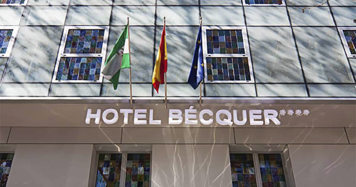 Fachada Hotel Bécquer